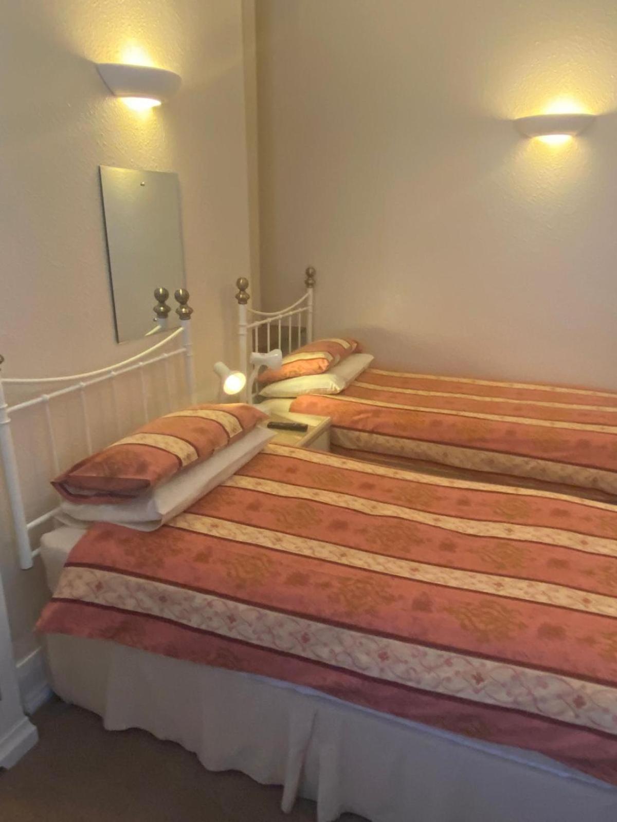Landguard Lodge Guest House Shipley  Habitación foto