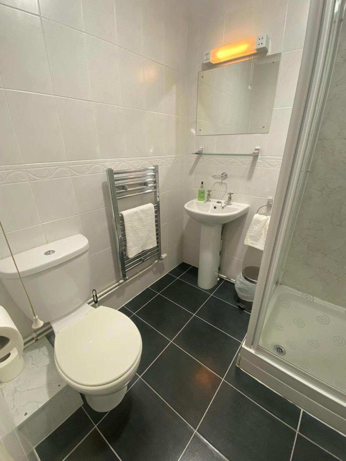 Landguard Lodge Guest House Shipley  Habitación foto