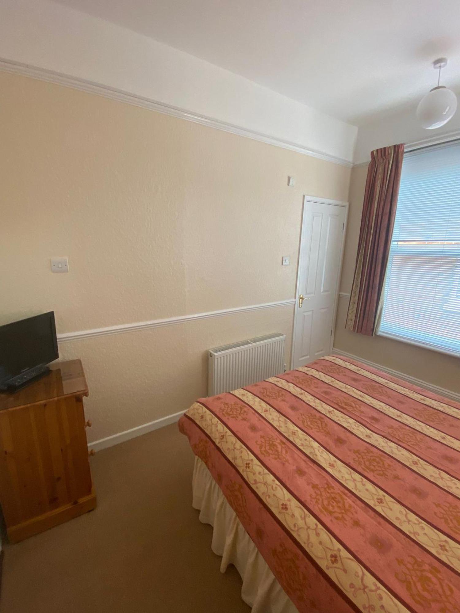 Landguard Lodge Guest House Shipley  Exterior foto
